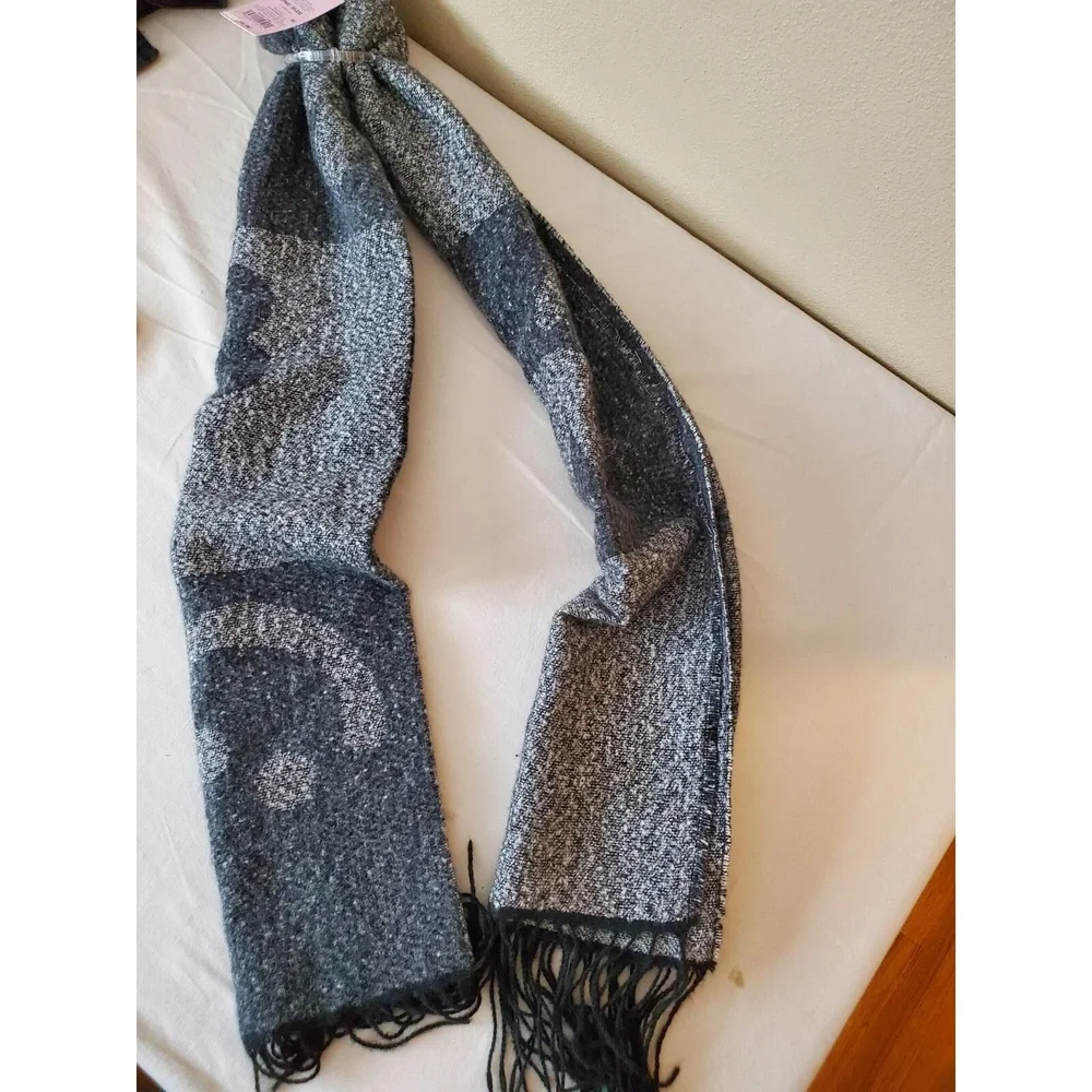 Wild Fable Women's Solid Blanket Scarf One Size Black/Gray Approx. 15